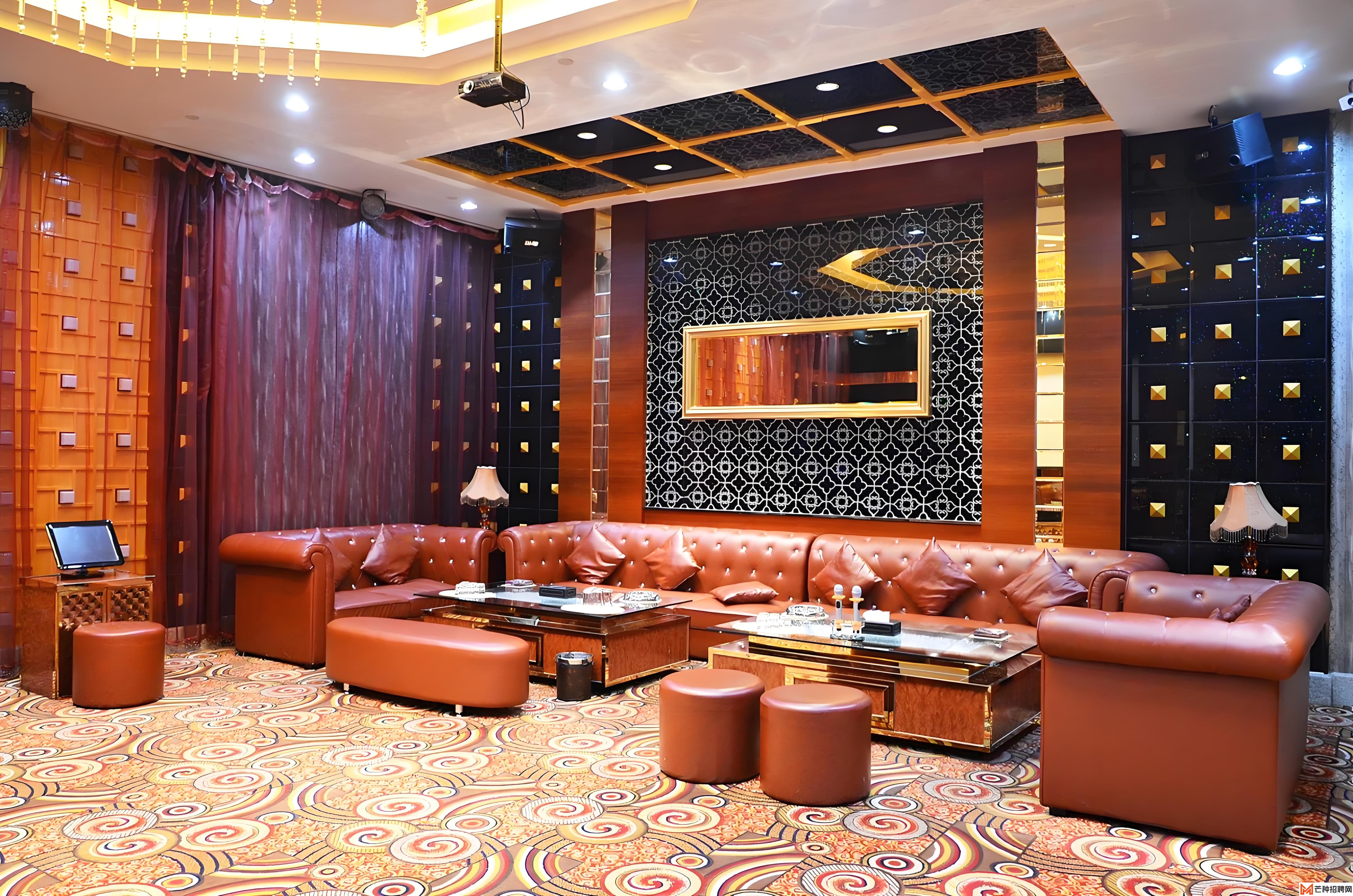 帝都夜生活文化探秘：从传统酒吧到现代娱乐综合体